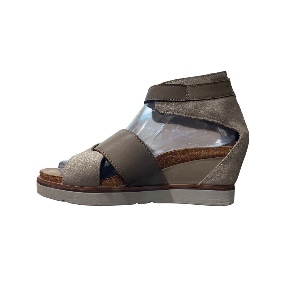 OTBT Teamwork Peep-Toe Wedge Sandals Ankle Buckle Closure Rear Zipper Size 8 - Picture 11 of 11